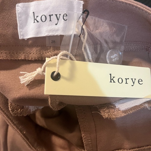 NWT Korye Women’s Straight Leg Pants - Picture 3 of 3